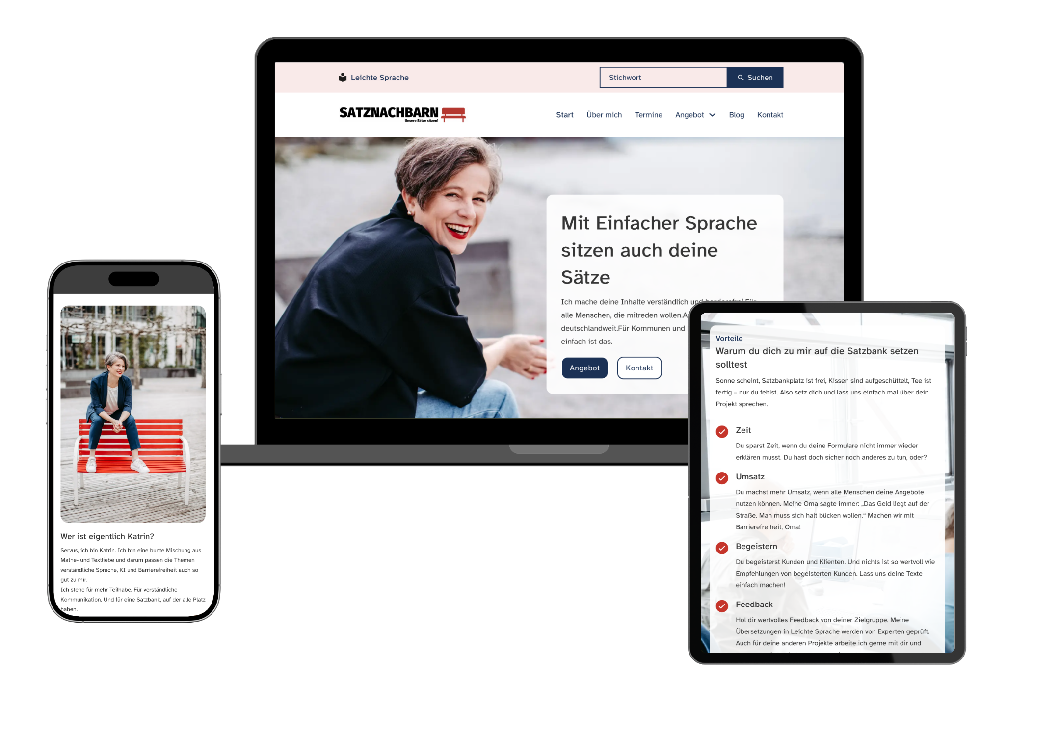 Mockup einer hellen Website mit roten und dunkelblauen Akzenten auf Laptop, Smartphone und Tablet